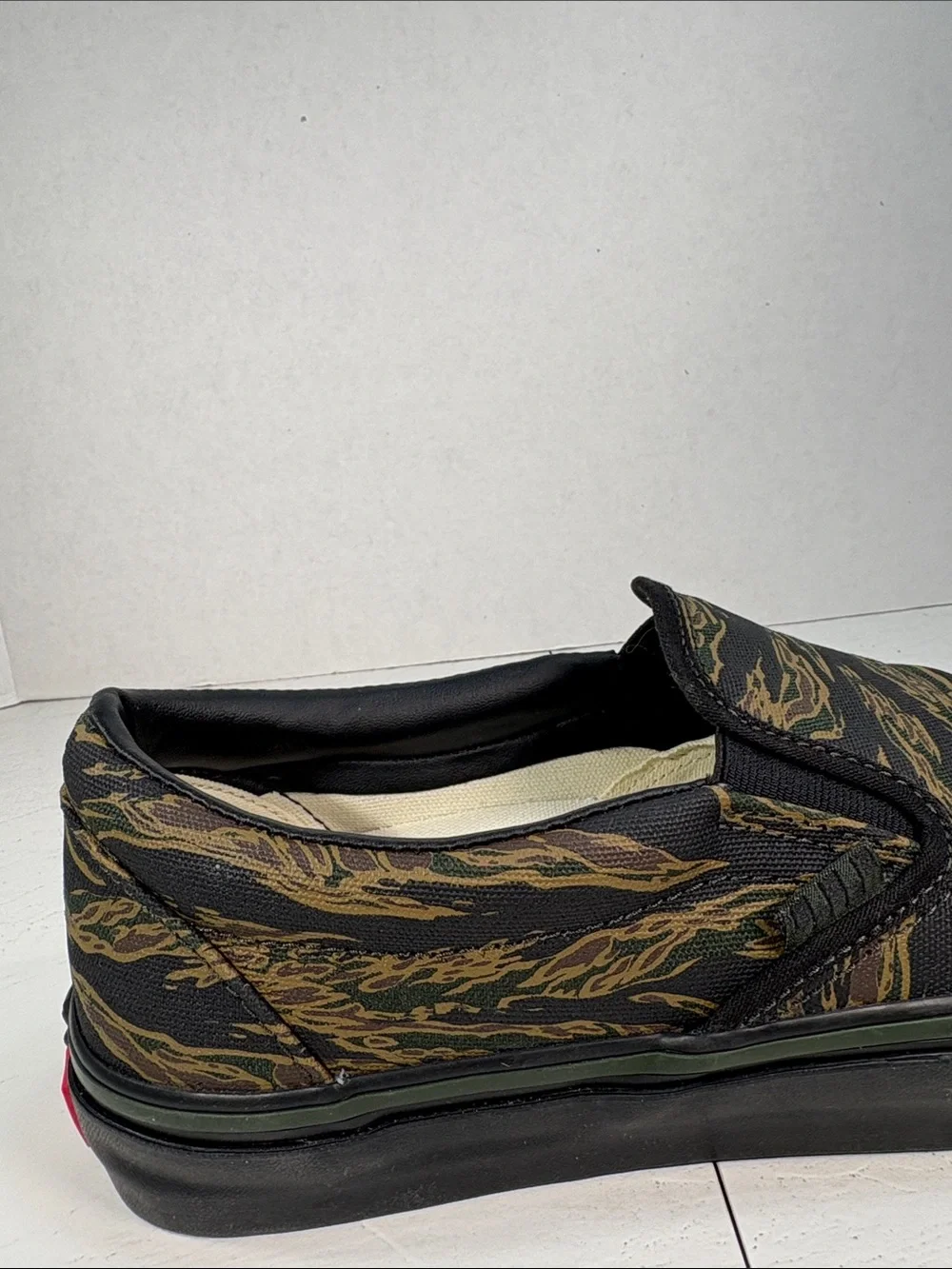 NWT Vans Skate Slip-Ons in Tiger Camo Olive/Black Men’s 10